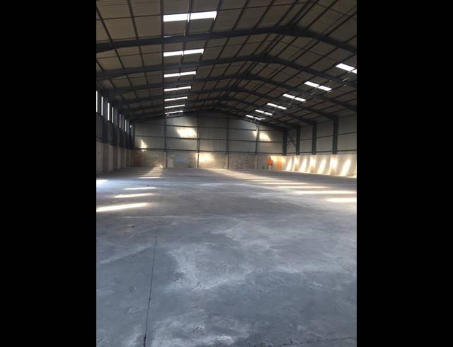3,700M² BUILDING TO LET IN ALTON